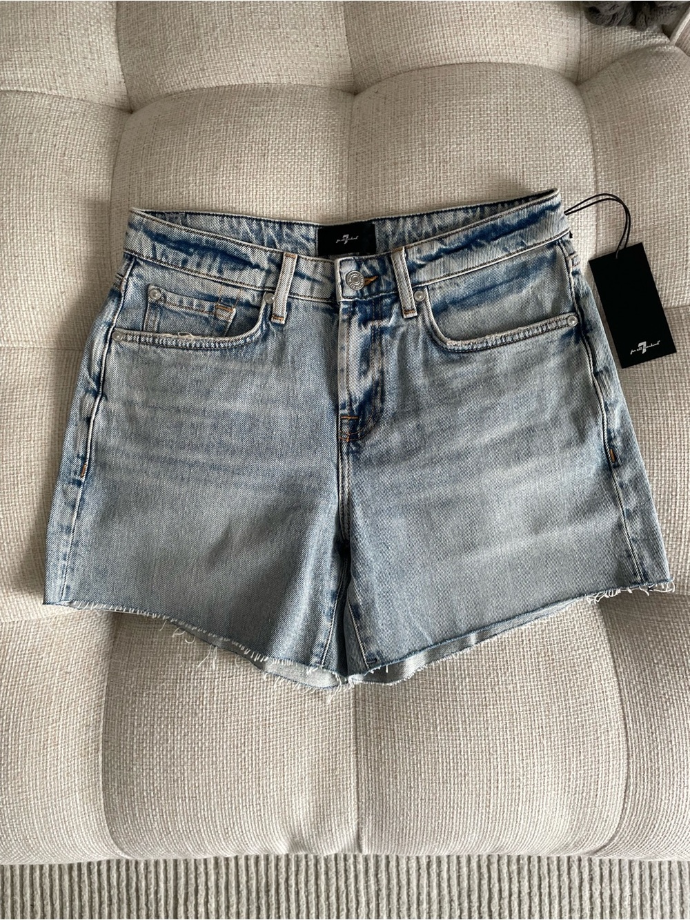 NWT 7 For All Mankind Monroe Long Denim Shorts in Ode To Light Wash Read Sizing